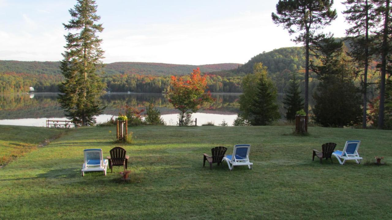 Motel Ours Bleu Lac-Saguay Exterior foto